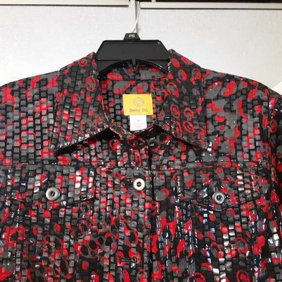 RUBY ROAD BLACK AND RUBY RED MATALIC ABSTRACT ART JACKET, SIZE MEDIUM - Picture 4 of 16